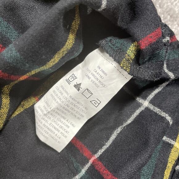 Pendleton Wool Flannel Shirt Womens Small Chunky Buttons Plaid Outdoors Black - Picture 5 of 12